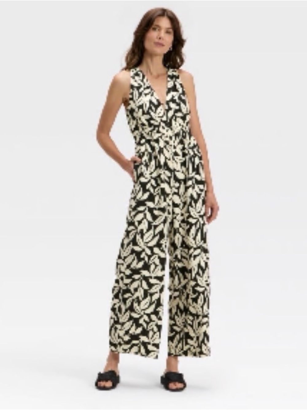 Sleeveless V-Neck Wide-Leg Jumpsuit in Black & Cream